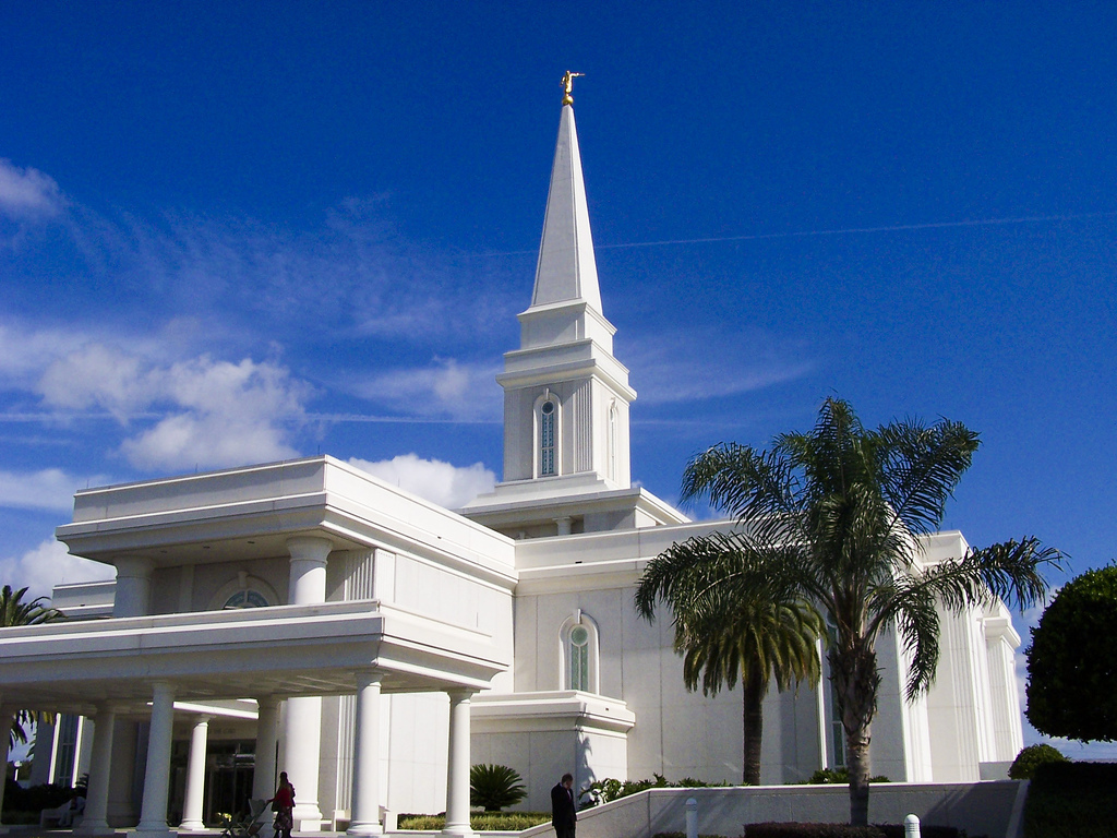 File:Orlando Florida Temple by Netwolf56.jpeg - Wikimedia Commons
