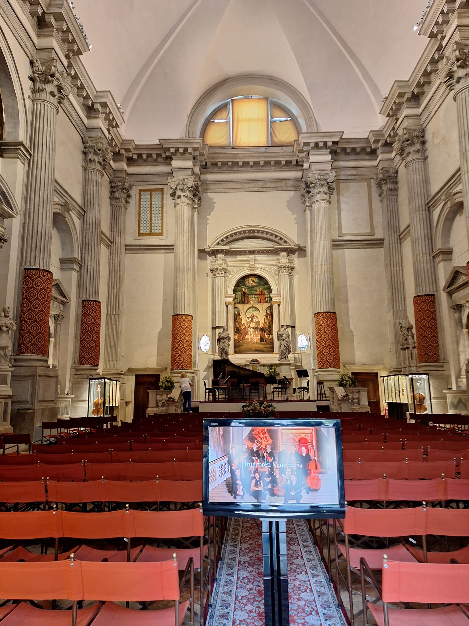 No photo description available.