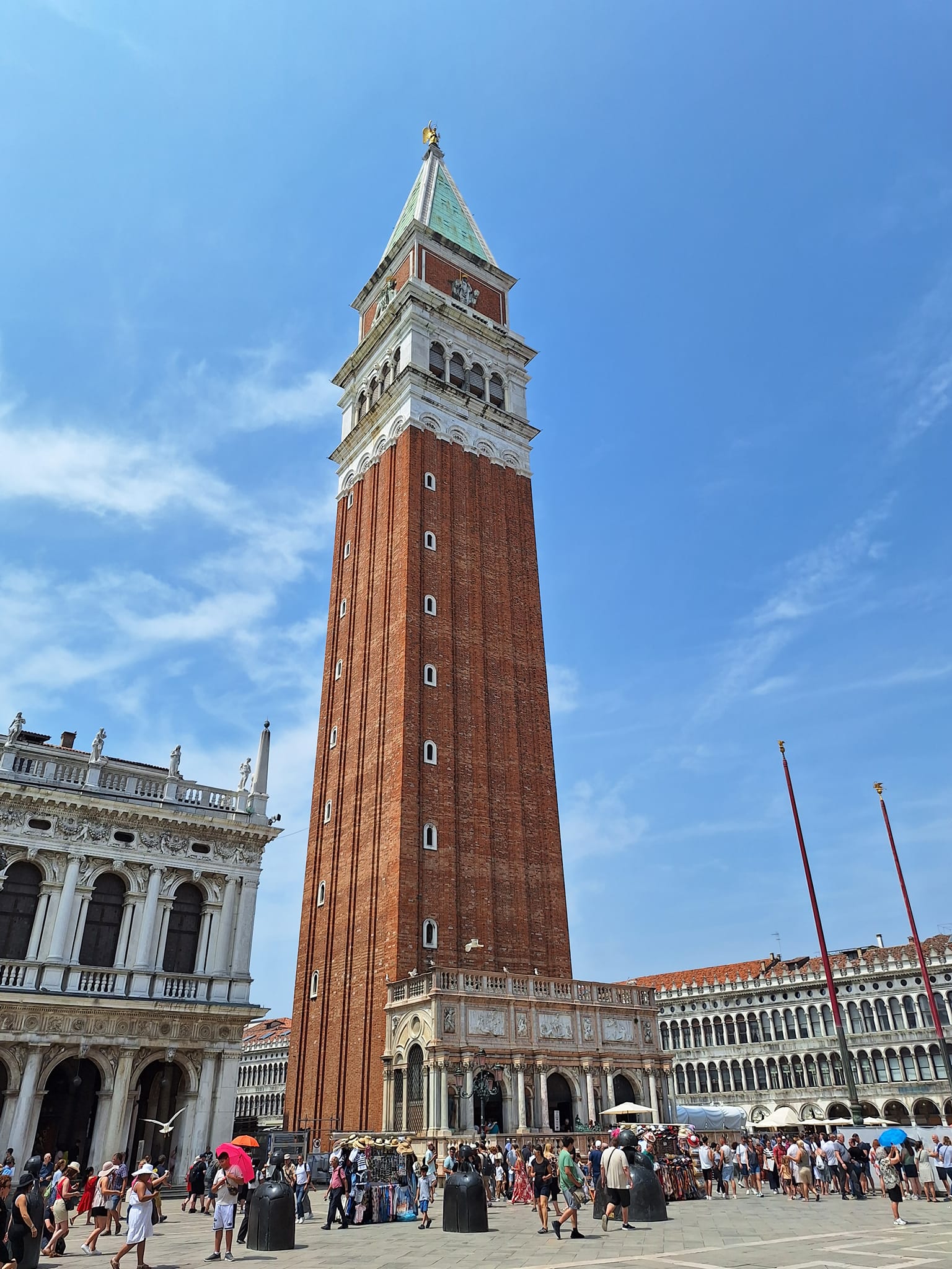 No photo description available.