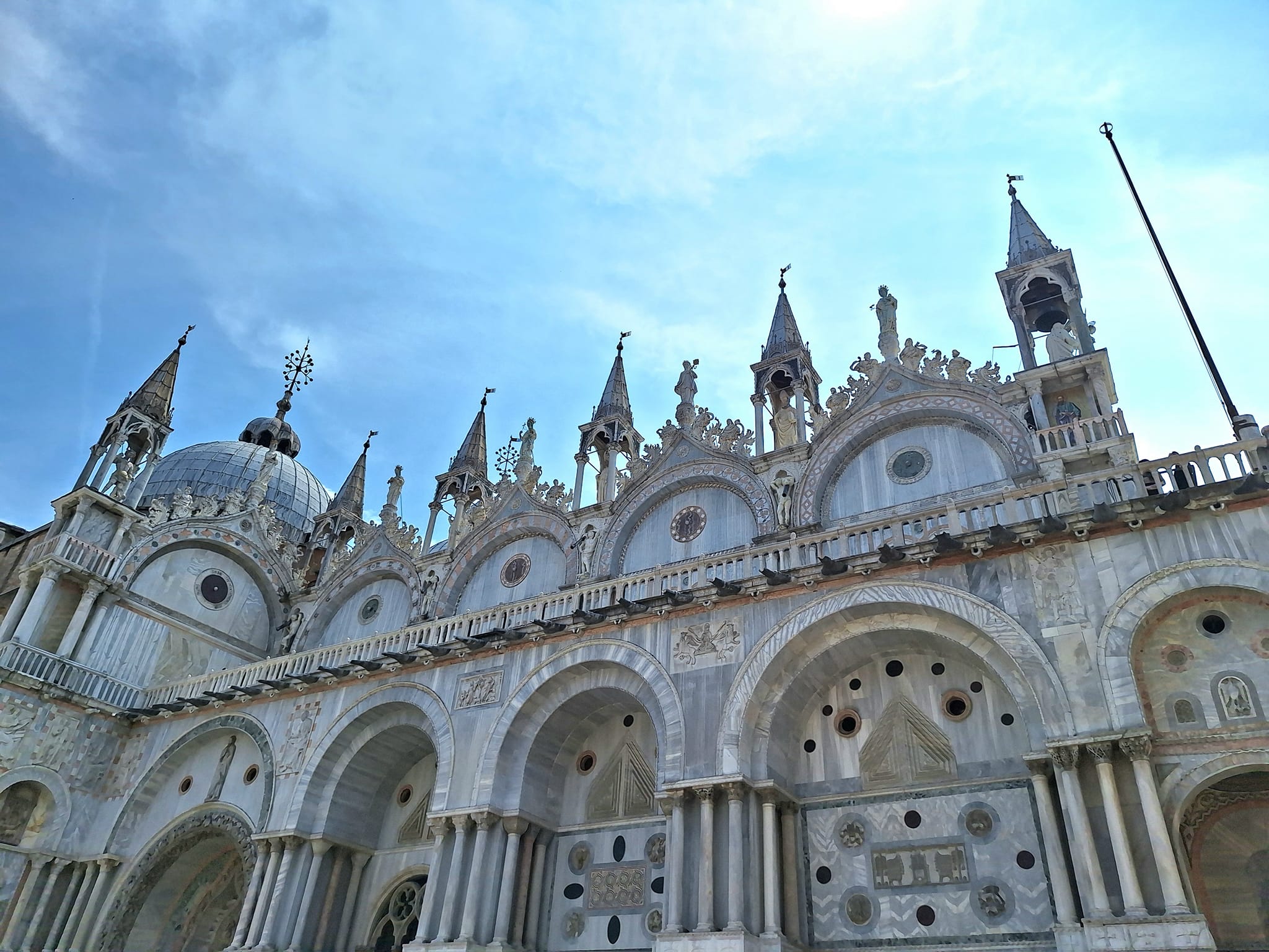 No photo description available.