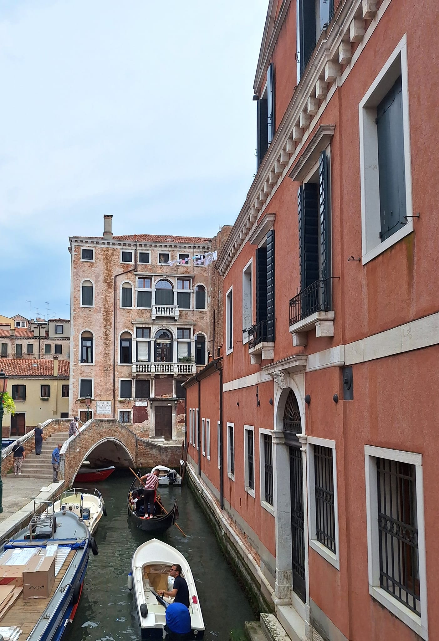 No photo description available.