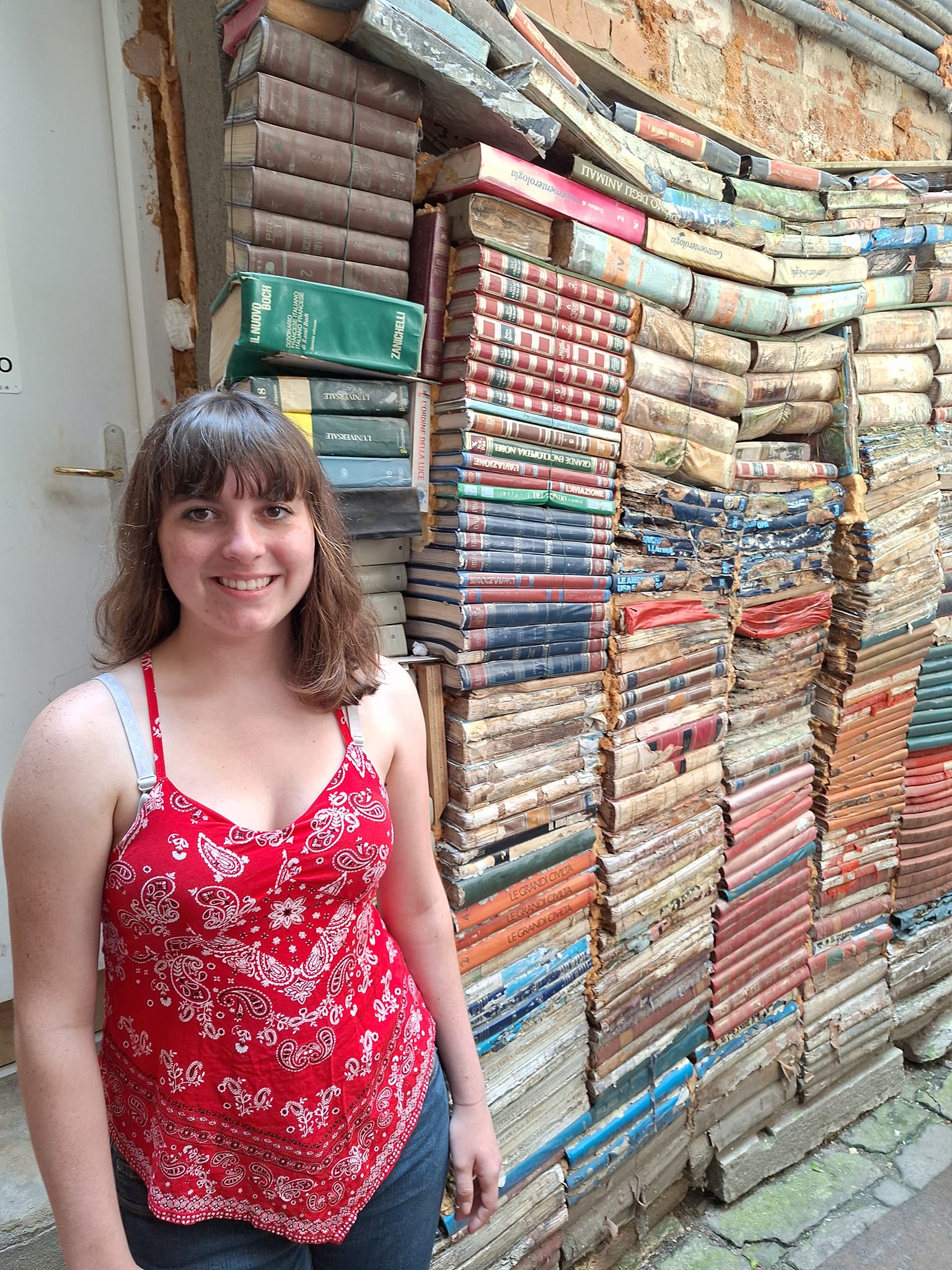 No photo description available.