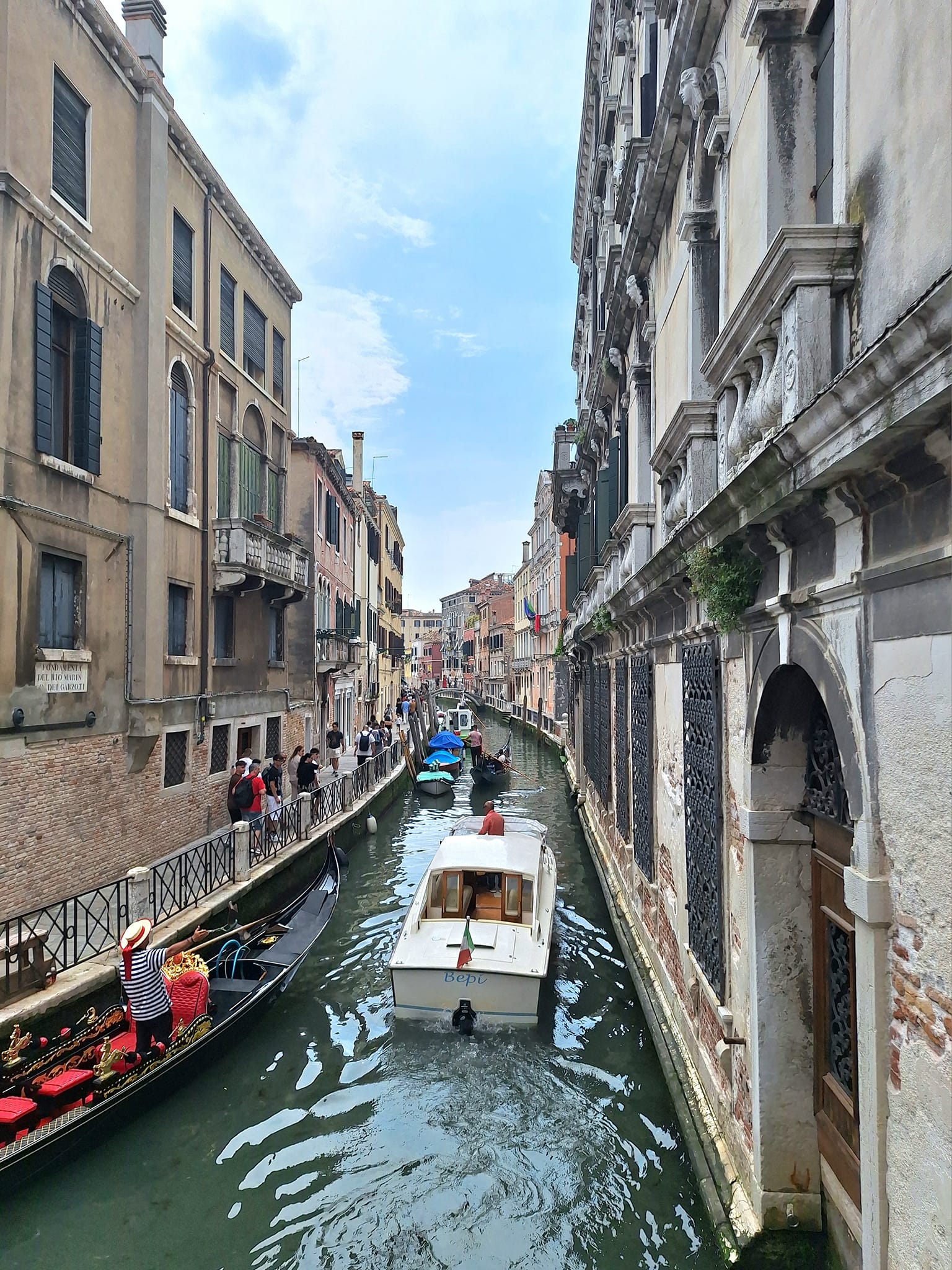 No photo description available.