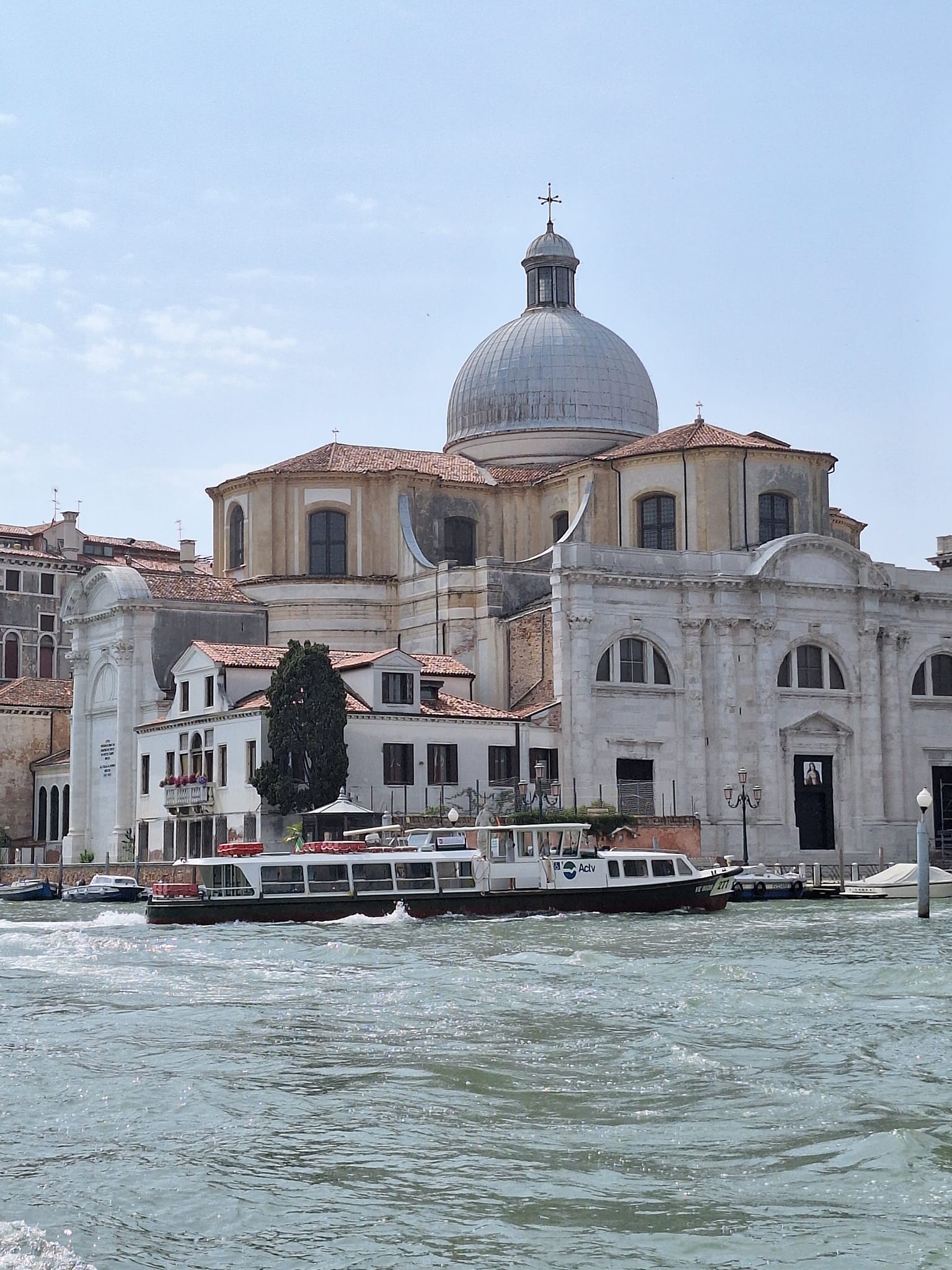 No photo description available.